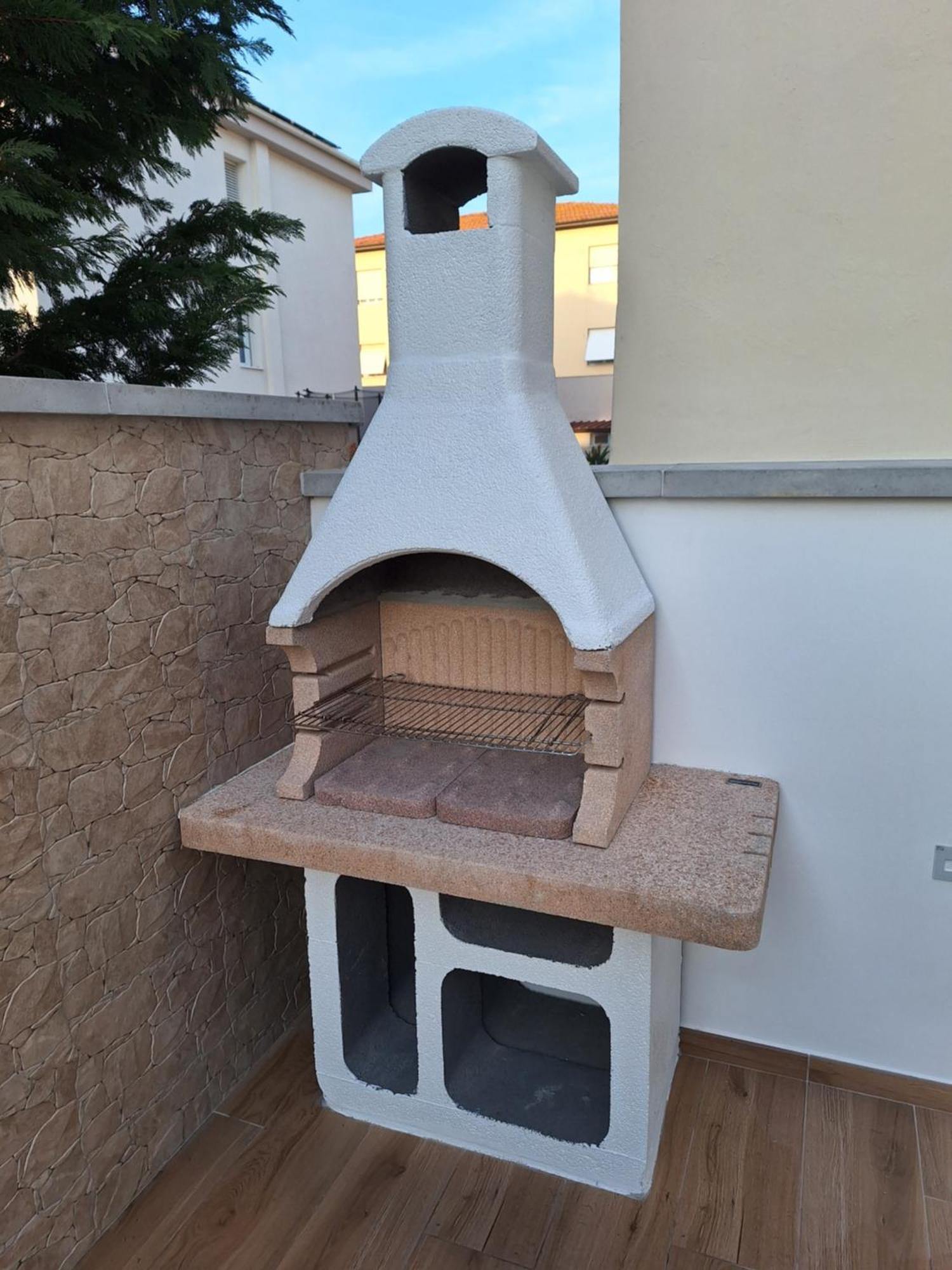 Dd House Family Holiday Apartment Cecina  Kültér fotó