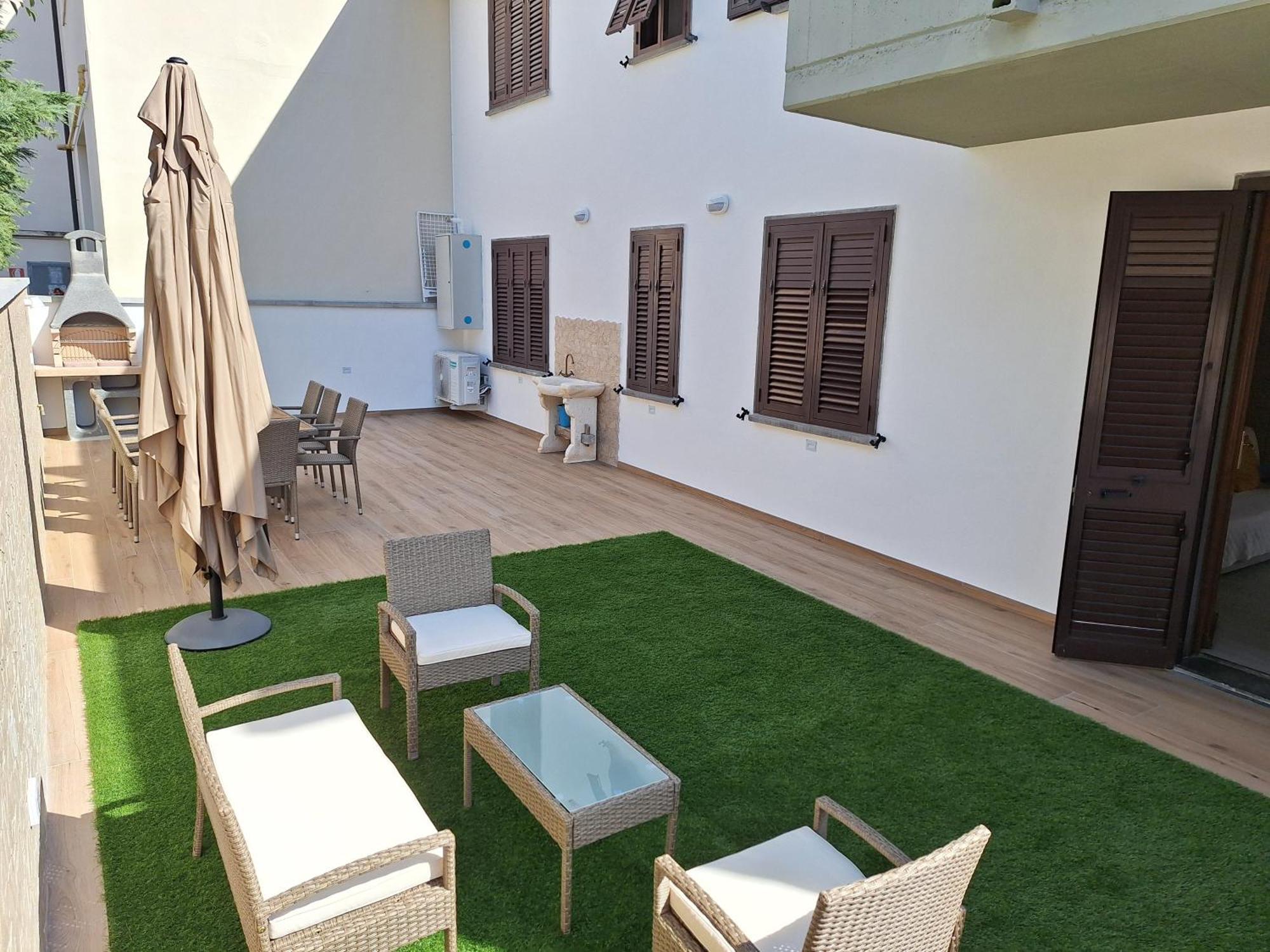 Dd House Family Holiday Apartment Cecina  Kültér fotó